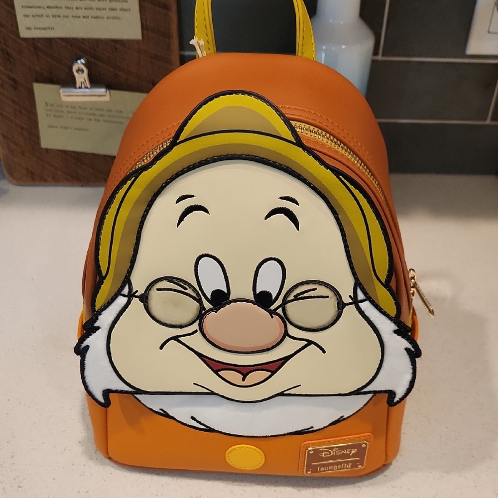 DOC LOUNGEFLY NWT